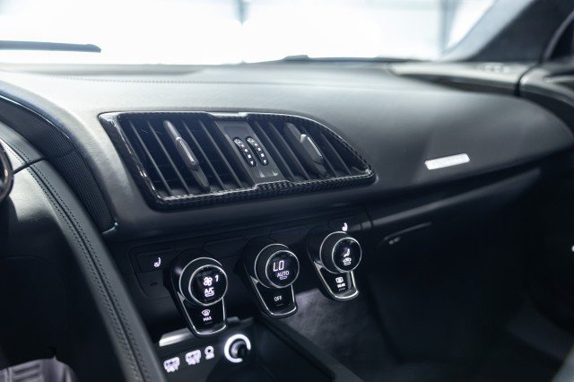 Used 2018 Audi R8 V10 AWD/4WD image 14