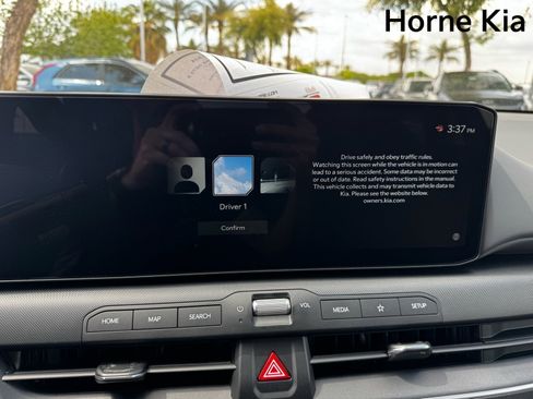 New 2025 Kia K4 LXS image 16