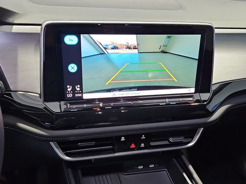 New 2026 Volkswagen Atlas Cross Sport SE FWD image 16