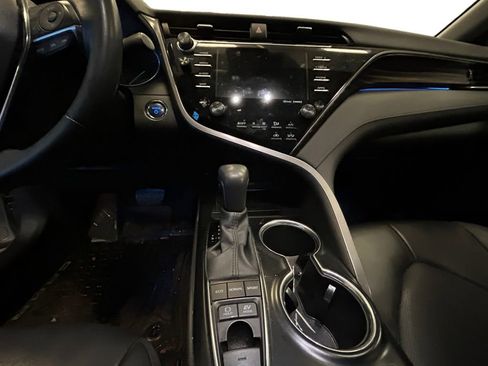 Certified 2020 Toyota Camry XLE image 11