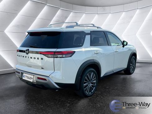 Used 2023 Nissan Pathfinder SL w/ SL Premium Package image 5
