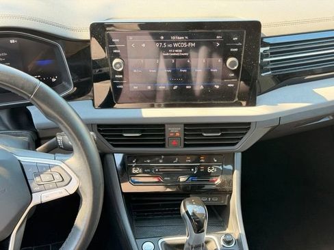 Used 2025 Volkswagen Jetta SE FWD image 14
