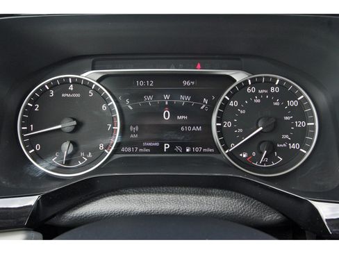 Used 2025 Nissan Pathfinder SL FWD image 17