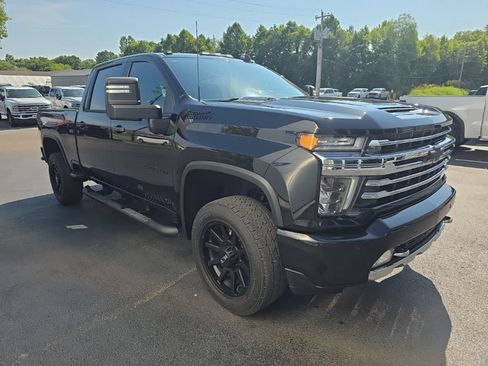 Used 2022 Chevrolet Silverado 2500 High Country w/ Z71 Off-Road Package AWD/4WD image 4