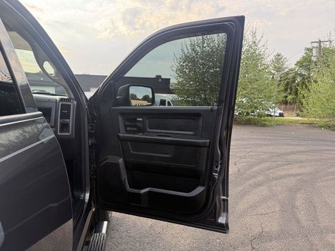 Used 2019 RAM 1500 Express w/ Express Value Package AWD/4WD image 17