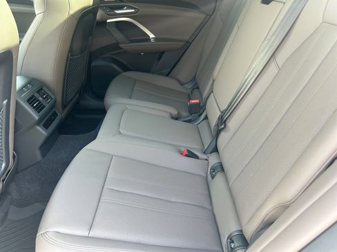 Used 2025 Audi Q5 Premium Plus AWD/4WD image 13