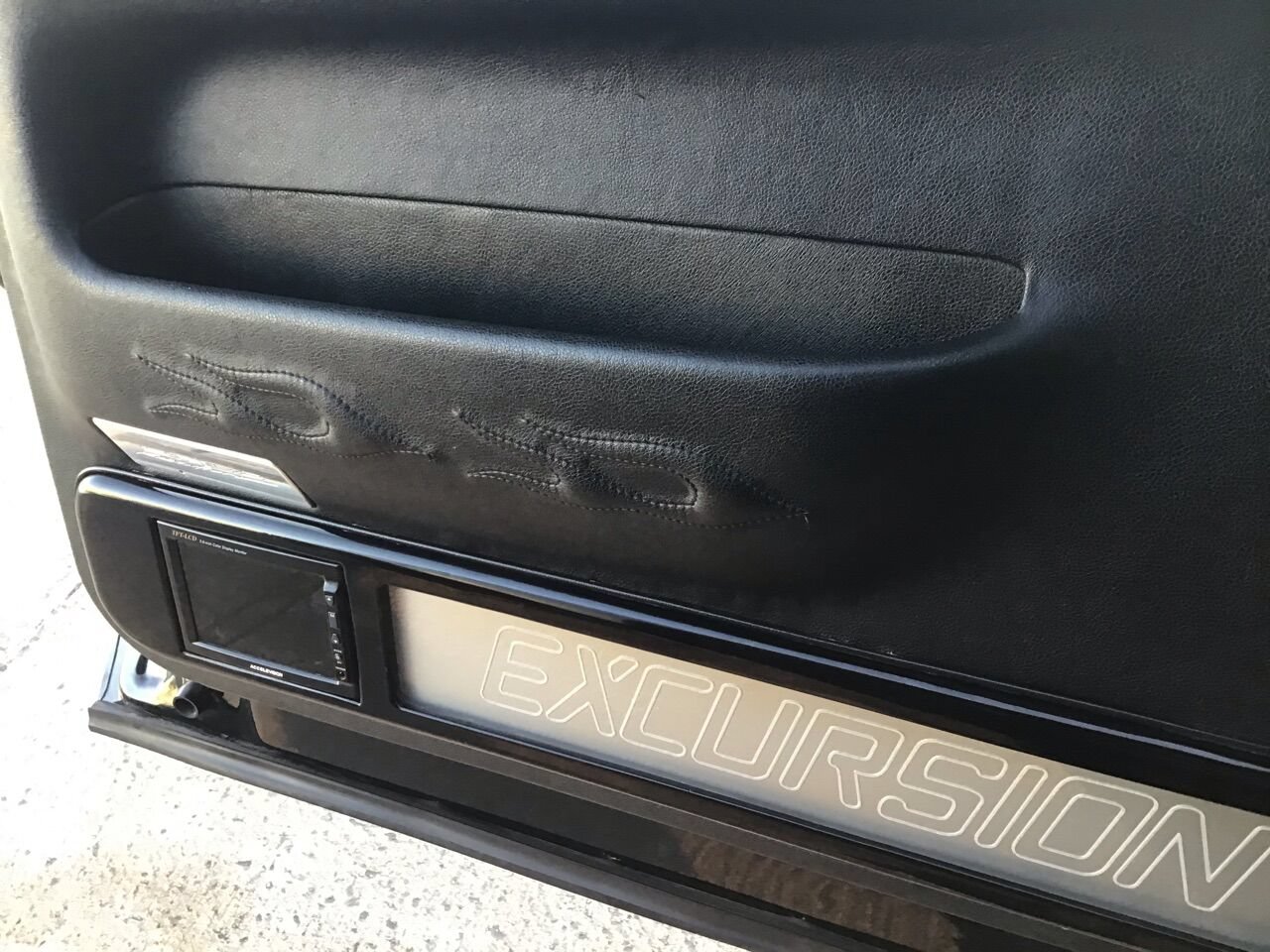 Used 2001 Ford Excursion XLT AWD/4WD image 29