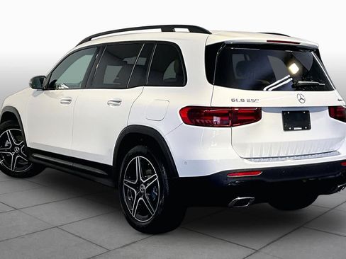 New 2026 Mercedes-Benz GLB 250 4MATIC image 3