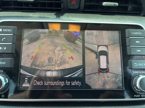 Used 2019 Nissan Kicks SR w/ SR Premium Package FWD image 23