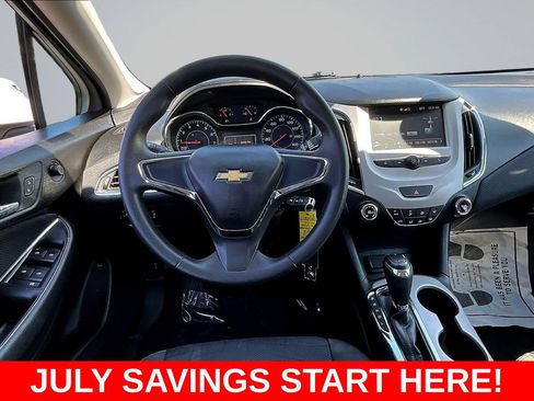 Used 2018 Chevrolet Cruze LS FWD image 10
