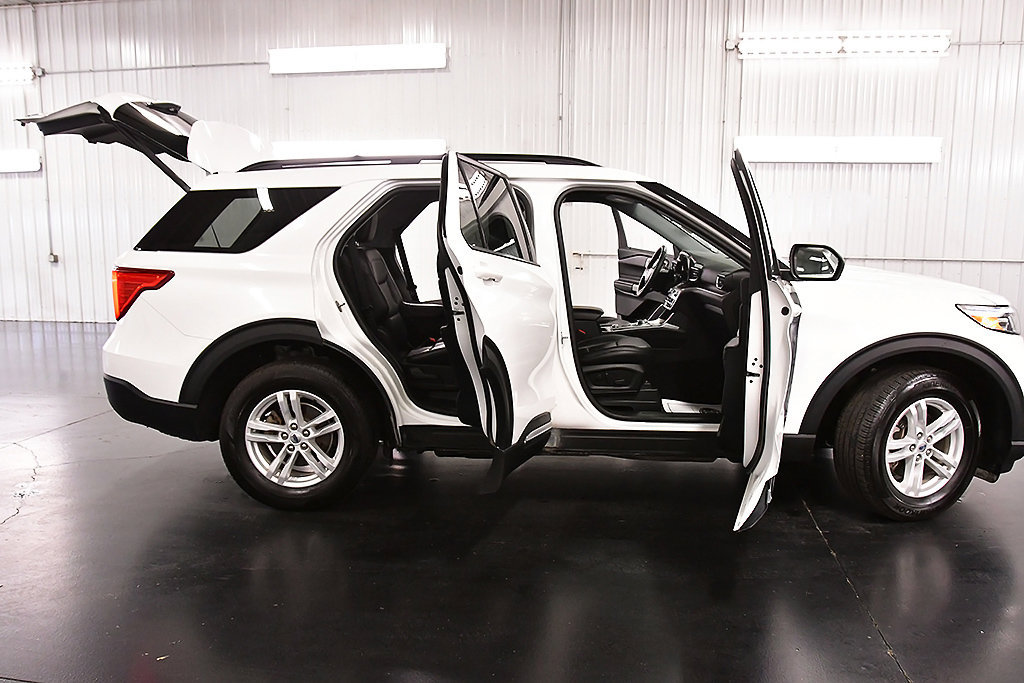 Used 2024 Ford Explorer XLT w/ Equipment Group 202A AWD/4WD image 35
