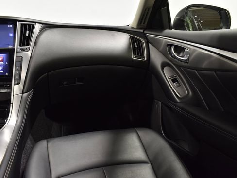 Used 2017 INFINITI Q50 2.0t w/ Moonroof Package image 14