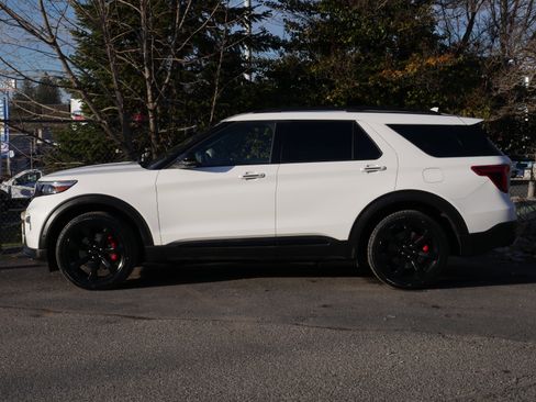 Certified 2022 Ford Explorer ST w/ Equipment Group 401A image 17