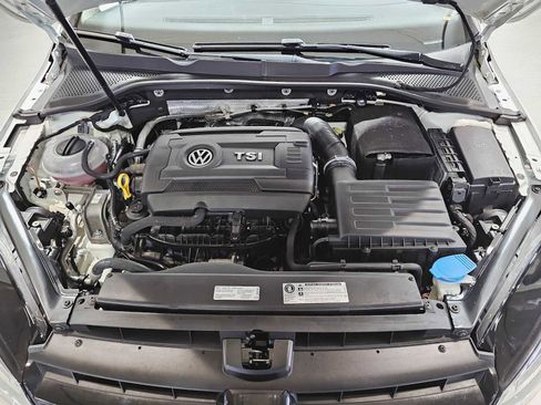 Used 2017 Volkswagen Golf Wolfsburg Edition image 9