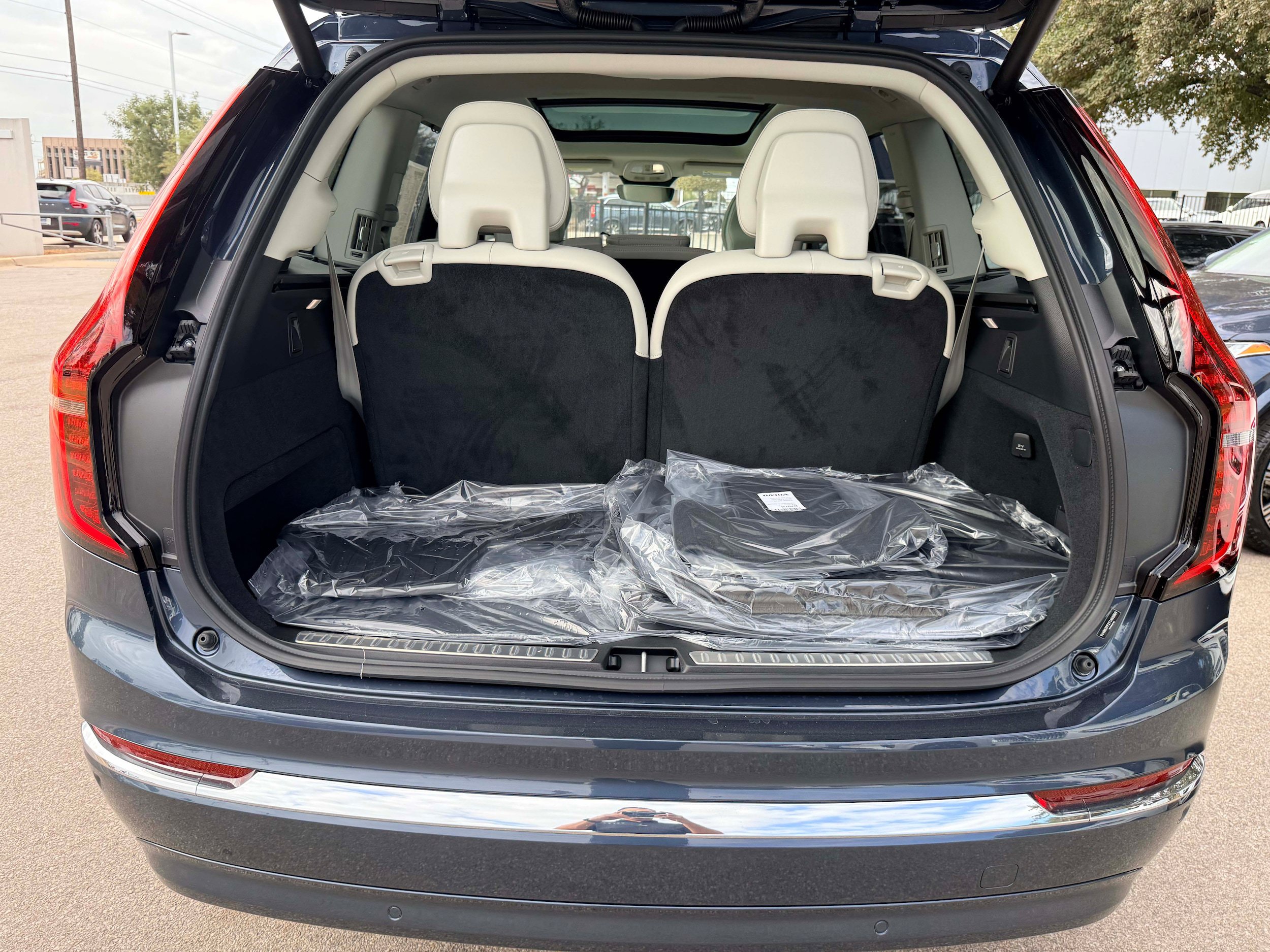 Used 2026 Volvo XC90 B6 Ultra w/ Protection Package AWD/4WD image 26