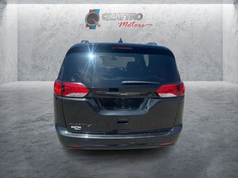 Used 2018 Chrysler Pacifica Touring-L Plus w/ S Appearance Package FWD image 4