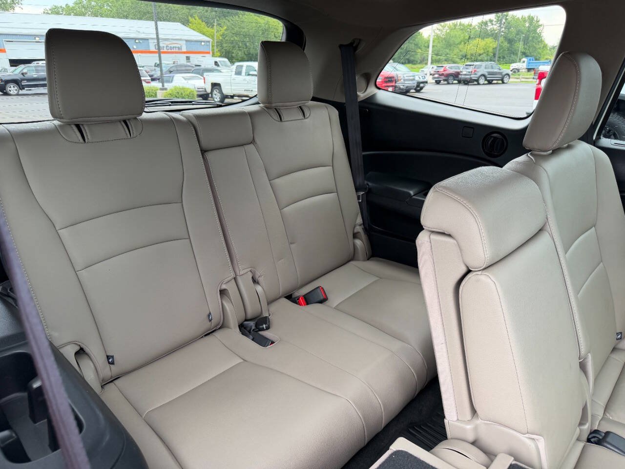 Used 2016 Honda Pilot Touring image 13