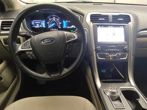 Used 2019 Ford Fusion SE image 22