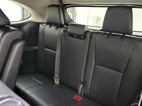 Used 2024 Toyota Highlander XLE AWD/4WD image 21