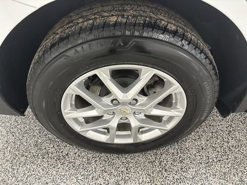 Used 2024 Chevrolet Equinox LT image 22