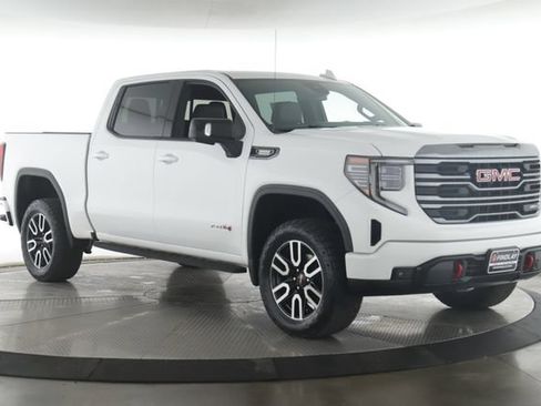 Used 2022 GMC Sierra 1500 AT4 w/ AT4 Preferred Package AWD/4WD image 2