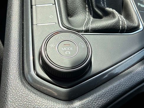 Used 2024 Volkswagen Tiguan SEL R-Line AWD/4WD image 33