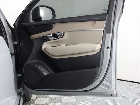 Certified 2026 Volvo XC90 B6 Plus w/ Protection Package Premier AWD/4WD image 21