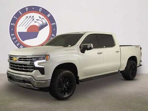 Used 2023 Chevrolet Silverado 1500 LTZ w/ LTZ Convenience Package II AWD/4WD image 2