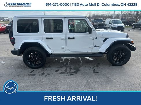 Used 2025 Jeep Wrangler Unlimited Sahara image 3