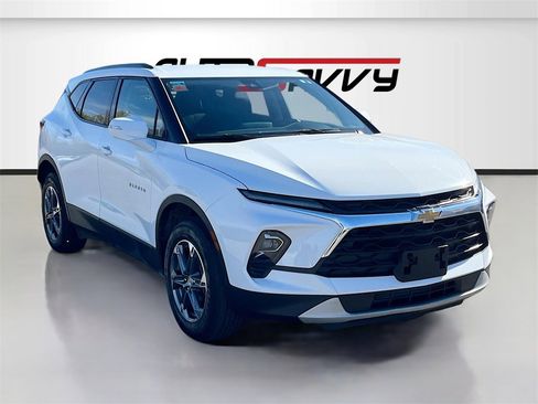 Used 2024 Chevrolet Blazer LT image 1