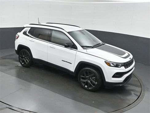New 2026 Jeep Compass Latitude image 28