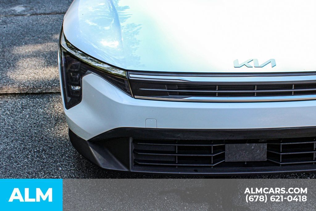 Used 2025 Kia K4 FWD image 11