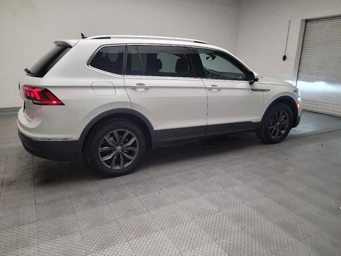 Used 2023 Volkswagen Tiguan SE w/ Panoramic Sunroof Package FWD image 10