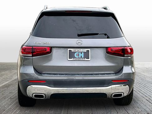 Used 2022 Mercedes-Benz GLB 250 w/ Premium Package Lite image 7