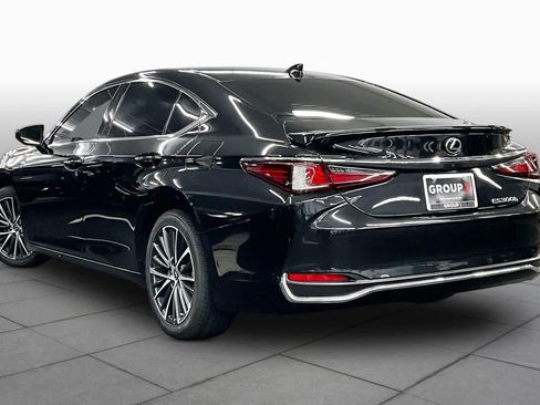 Used 2025 Lexus ES 300h w/ Premium Package FWD image 12