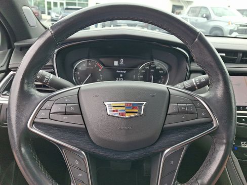 Certified 2023 Cadillac XT5 Premium Luxury AWD/4WD image 16