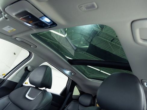 Used 2025 Hyundai Tucson Limited image 13