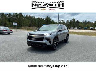 Used 2025 Chevrolet Traverse High Country w/ LPO, Floor Liner Package FWD video 1