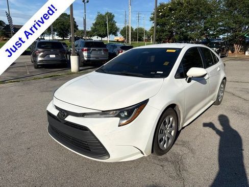 Used 2024 Toyota Corolla LE FWD image 7