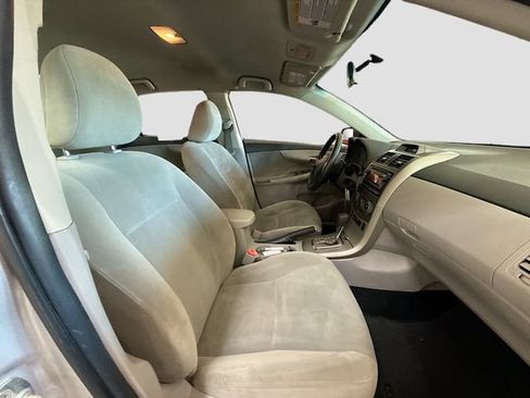 Used 2012 Toyota Corolla LE FWD image 25
