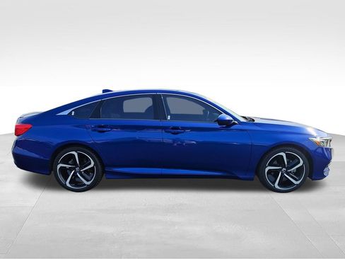 Used 2018 Honda Accord Sport image 6