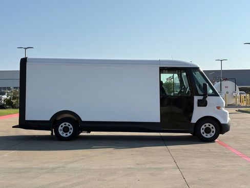 Used 2024 Chevrolet Brightdrop 600 w/ Commercial Equipment Package AWD/4WD image 8