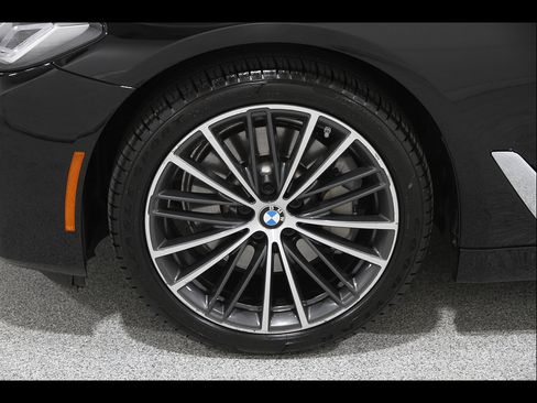 Used 2023 BMW 530i xDrive w/ Premium Package AWD/4WD image 23