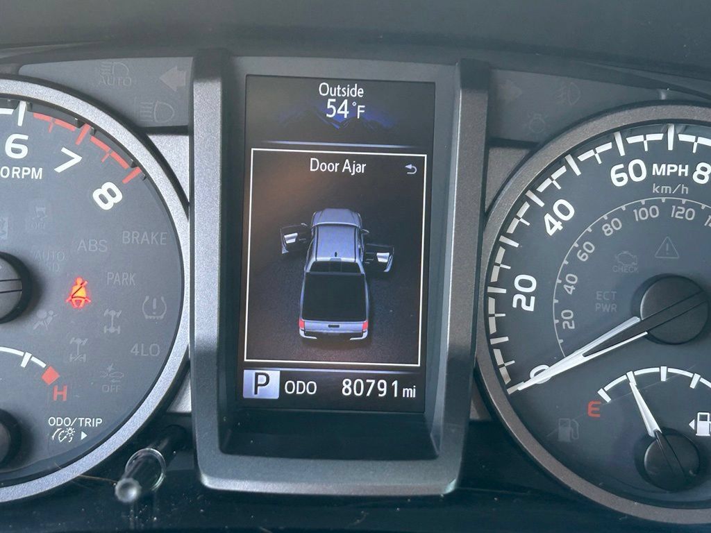 Used 2019 Toyota Tacoma TRD Sport AWD/4WD image 18