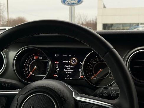 Used 2023 Jeep Wrangler Sahara image 9