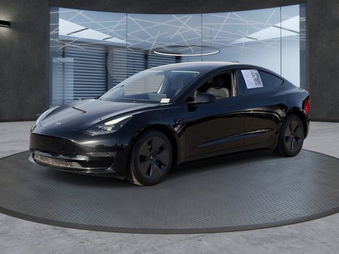 Used 2023 Tesla Model 3 Standard Range RWD image 2