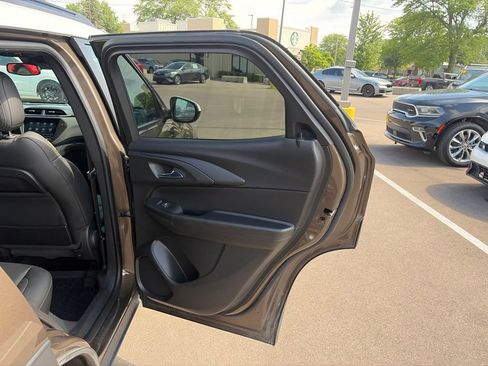 Used 2021 Chevrolet TrailBlazer ACTIV w/ Technology Package FWD image 20