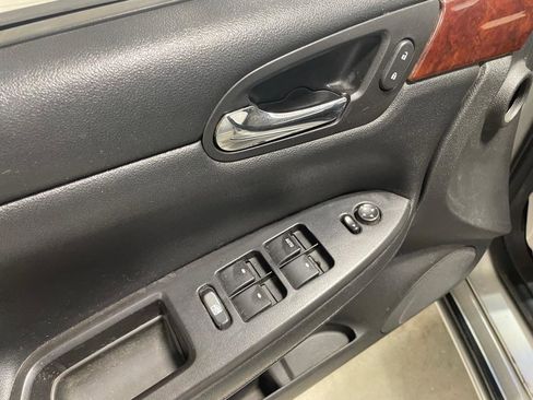 Used 2006 Chevrolet Impala LT w/ Preferred Equipment Group FWD image 12
