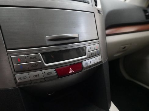 Used 2013 Subaru Outback 3.6R Limited w/ Moonroof Pkg image 21