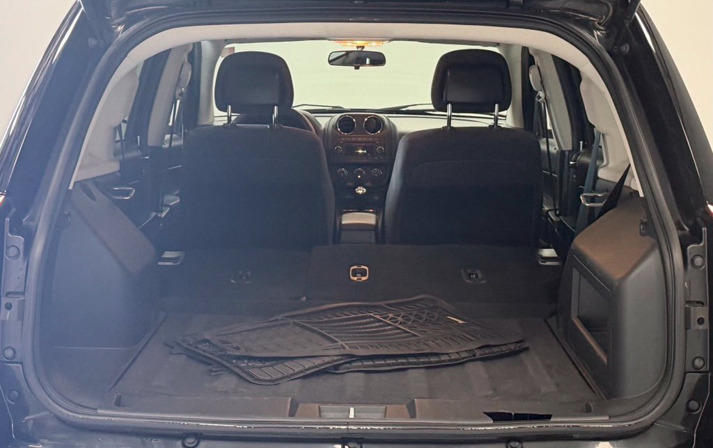 Used 2014 Jeep Compass Sport FWD image 21